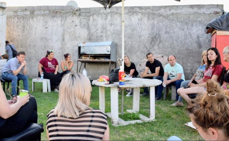 Bucca y Wesner dialogaron con vecinos de Olavarra